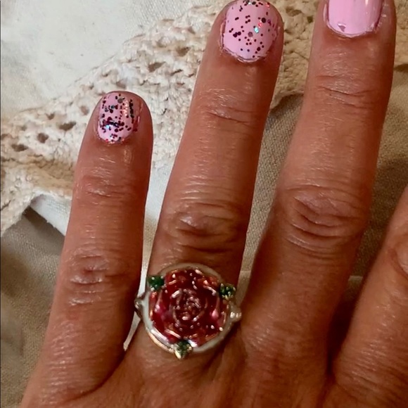 Rose Skull & Bones Ring S8 with Secret Compartment - Picture 4 of 12